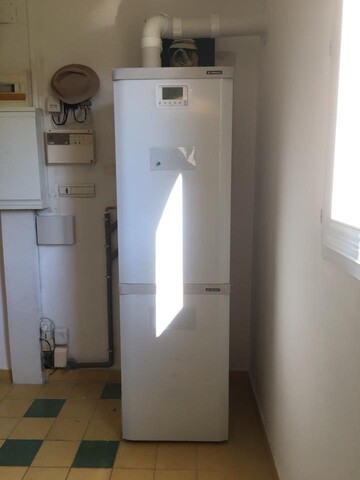 Remplacement d'une chaudière murale à gaz par une chaudière à condensation de marque Frisquet à Béziers Remplacement d'une chaudière murale à gaz par une chaudière à condensation de marque Frisquet à Béziers